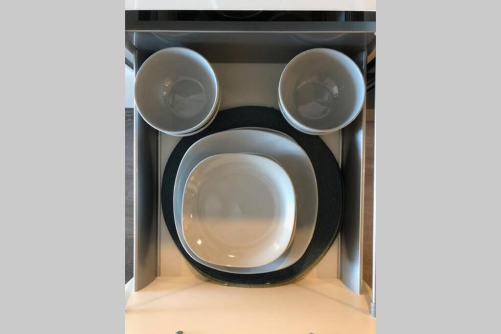 فكتوريا Clean 4Th Floor 1 Bedroom Apt In Old Town China Town المظهر الخارجي الصورة