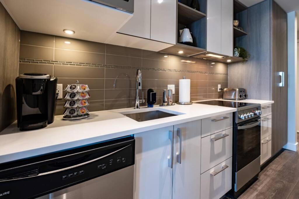 فكتوريا Clean 4Th Floor 1 Bedroom Apt In Old Town China Town المظهر الخارجي الصورة
